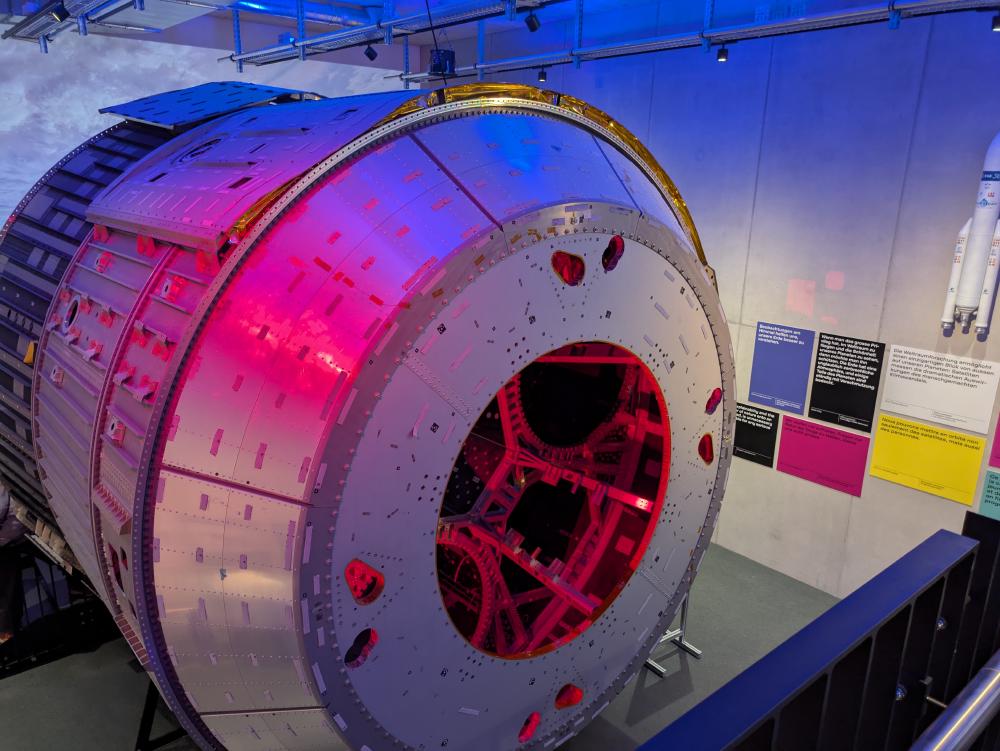 space eye shuttle