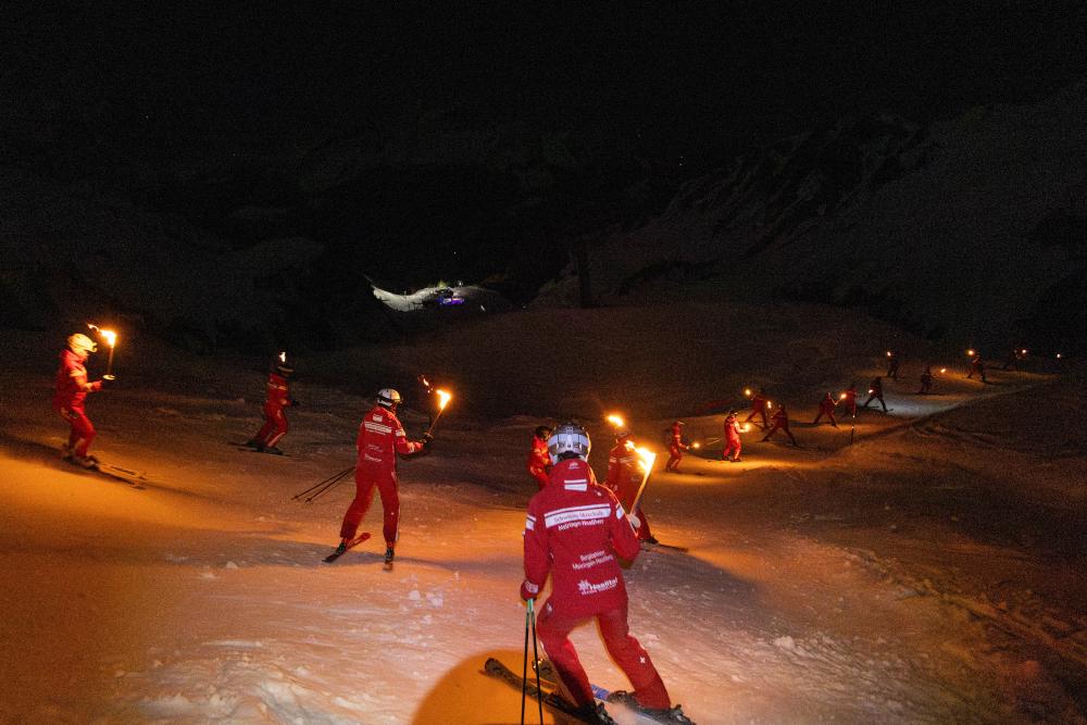 torchlight descent