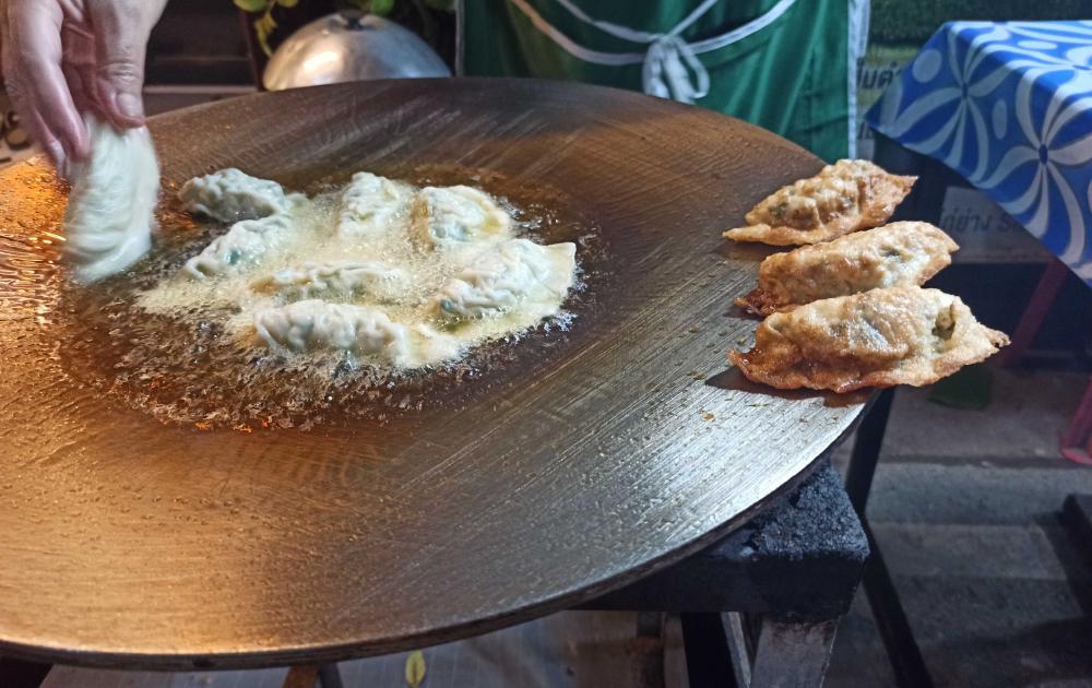 street food gyoza