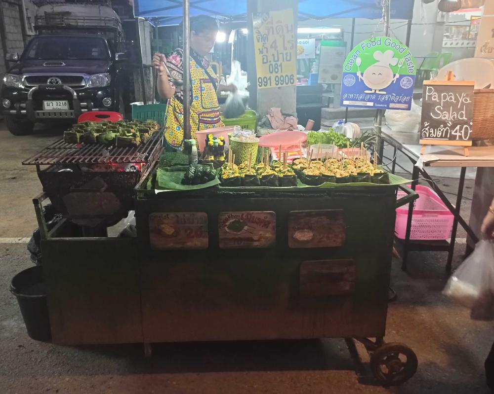 street food noodle salat