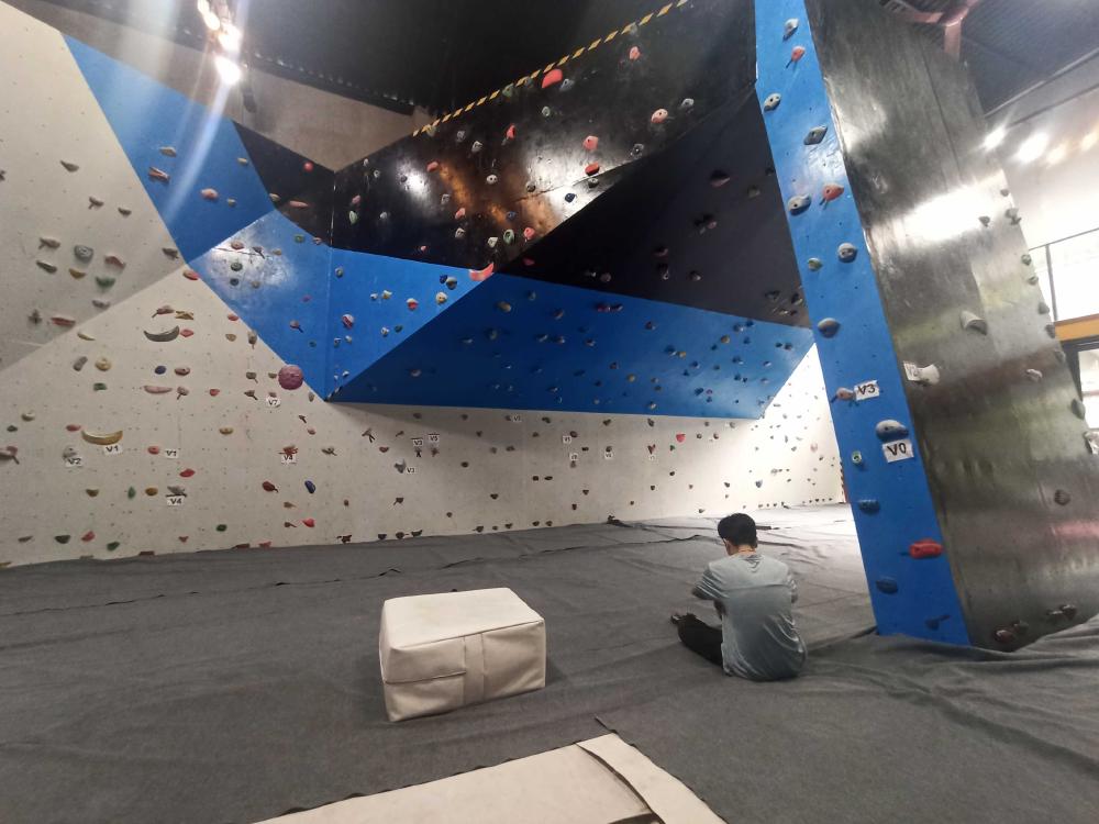bouldering