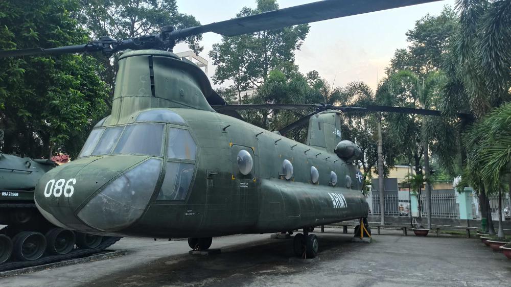 war museum (helicopter)