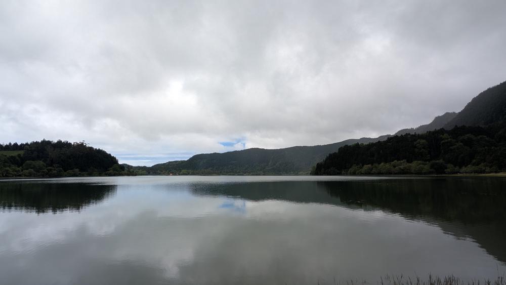 Furnas lake under grey skies